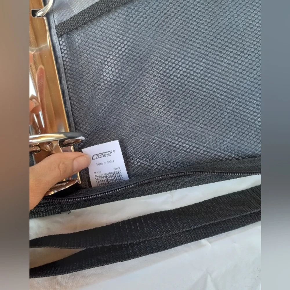 Case it 3 Ring Zipper Binder - Picture 9 of 13